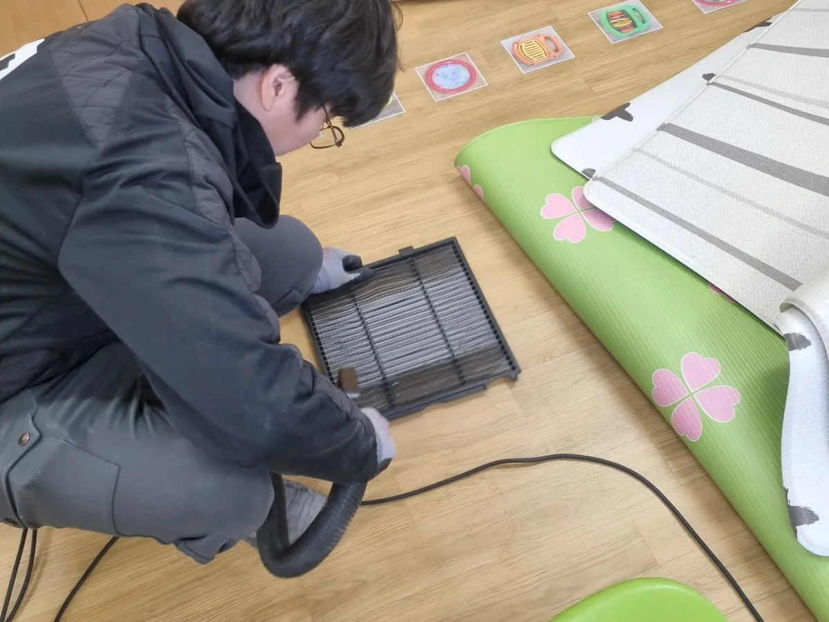 문경시 모전동 놀이방 낮잠실 장비 주변 정밀 위생청소 사례 - 행진크린