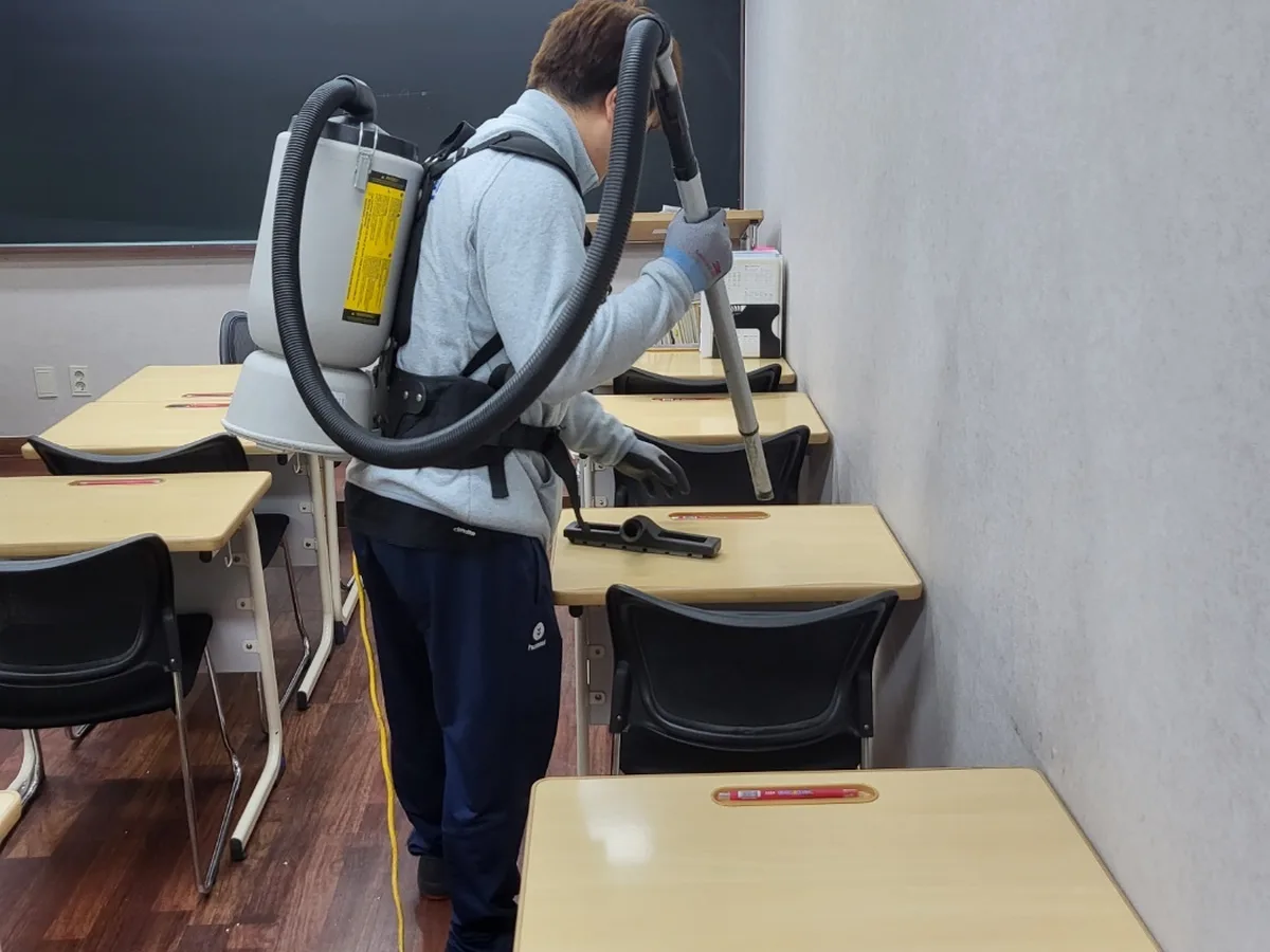 문경시 신기동 학원 좌석·책상 진공 바닥 위생청소 사례 - 행진크린