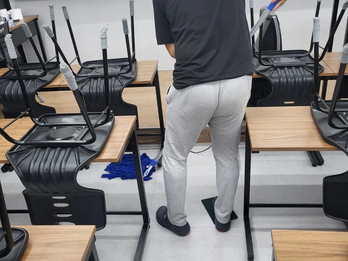문경시 영신동 스터디카페 운영실·미팅룸 위생청소 사례 - 행진크린